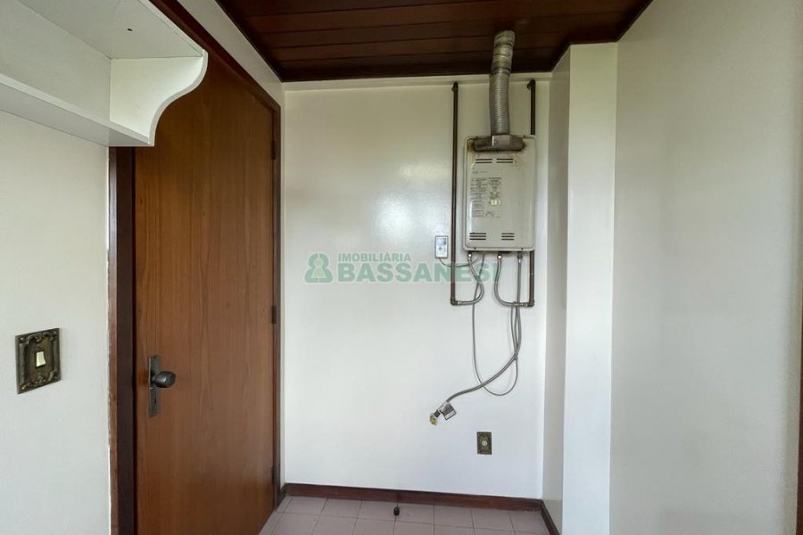 Apartamento com 112m², 2 dormitórios, 1 vaga, no bairro Centro em Caxias do Sul para Alugar