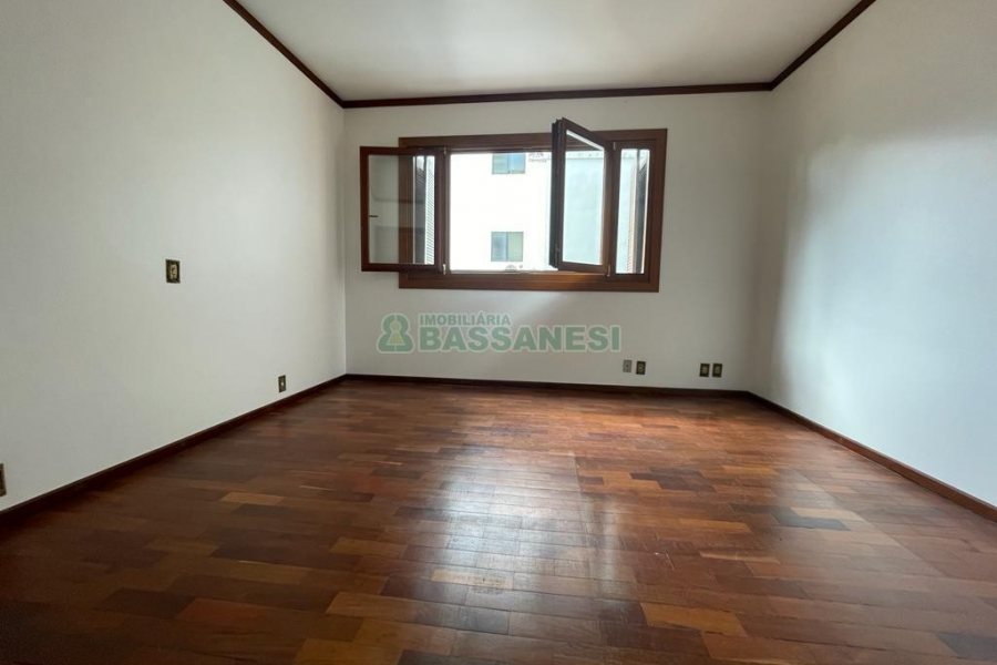 Apartamento com 112m², 2 dormitórios, 1 vaga, no bairro Centro em Caxias do Sul para Alugar