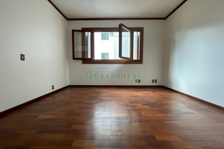 Apartamento com 112m², 2 dormitórios, 1 vaga, no bairro Centro em Caxias do Sul para Alugar