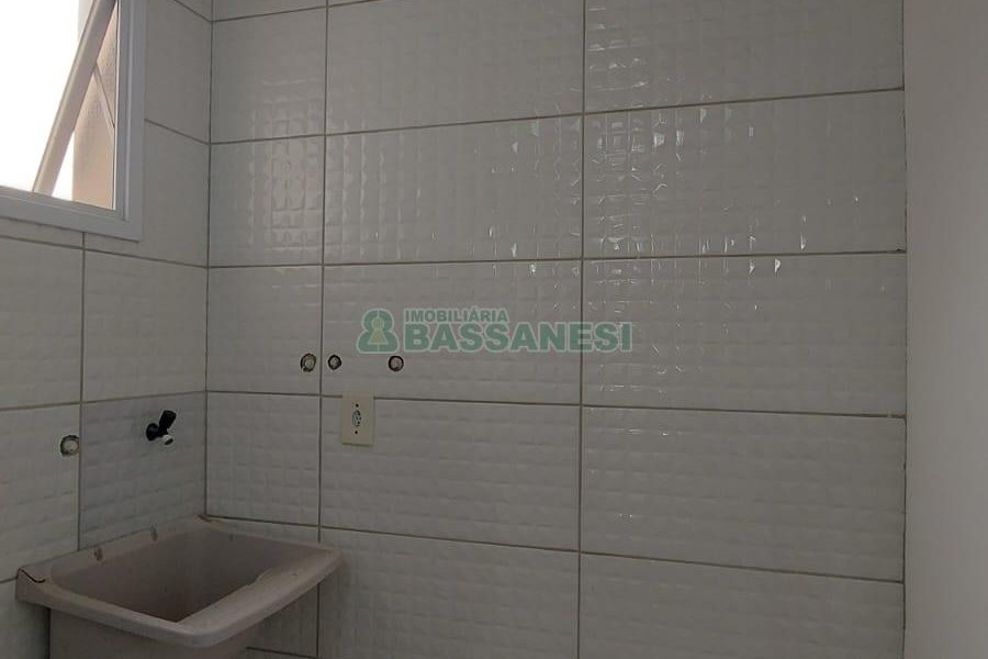 Apto Mobiliado com 49m², 2 dormitórios, 1 vaga, no bairro Desvio Rizzo em Caxias do Sul para Alugar ou Comprar