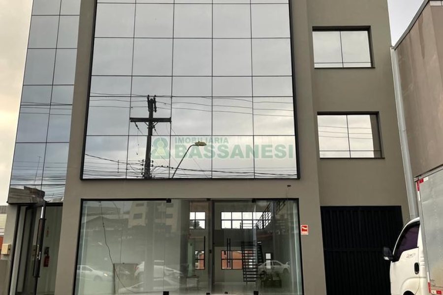 Sala com 167m², no bairro Sagrada Família em Caxias do Sul para Alugar