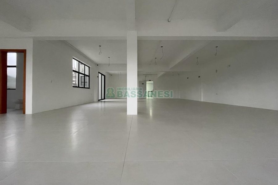 Sala com 167m², no bairro Sagrada Família em Caxias do Sul para Alugar