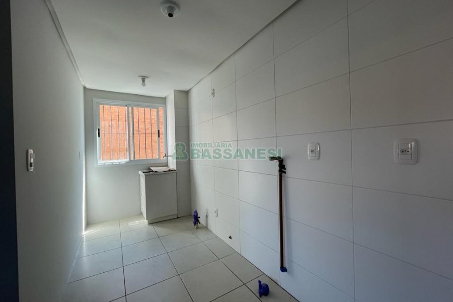 Apartamento com 48m², 2 dormitórios, 1 vaga, no bairro São Vitor em Caxias do Sul para Comprar