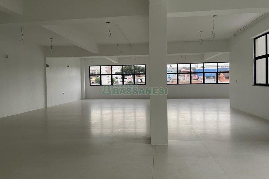 Sala com 144m², no bairro Sagrada Família em Caxias do Sul para Alugar