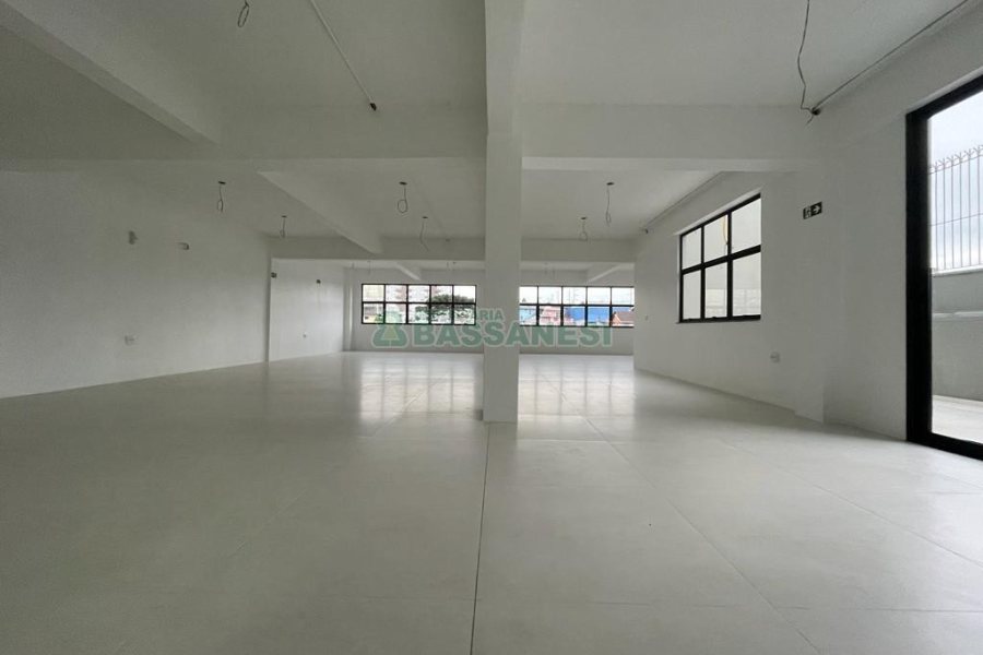 Sala com 144m², no bairro Sagrada Família em Caxias do Sul para Alugar