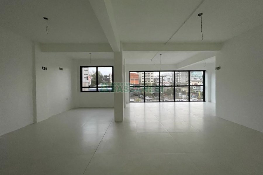 Sala com 144m², no bairro Sagrada Família em Caxias do Sul para Alugar