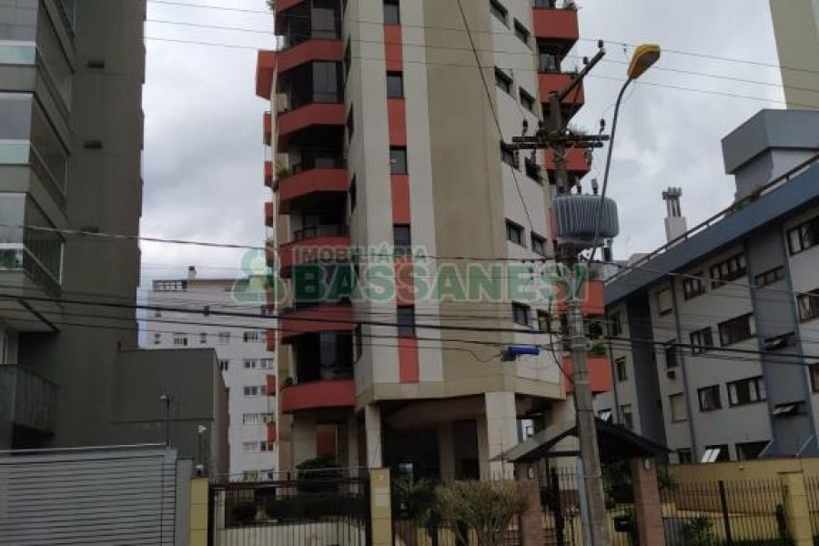 Apartamento com 140m², 3 dormitórios, 1 vaga, no bairro Centro em Caxias do Sul para Comprar