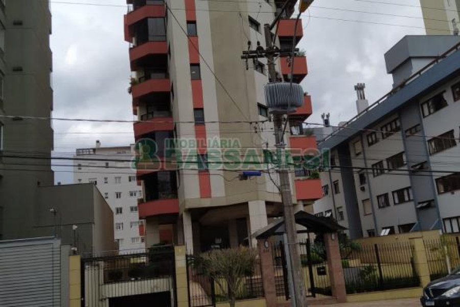 Apartamento com 140m², 3 dormitórios, 1 vaga, no bairro Centro em Caxias do Sul para Comprar