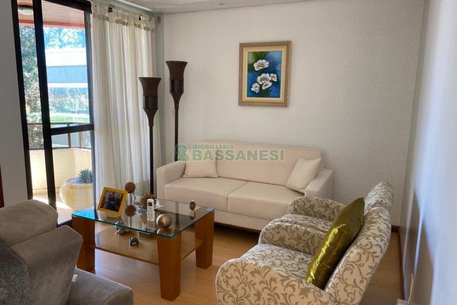 Apartamento com 140m², 3 dormitórios, 1 vaga, no bairro Centro em Caxias do Sul para Comprar