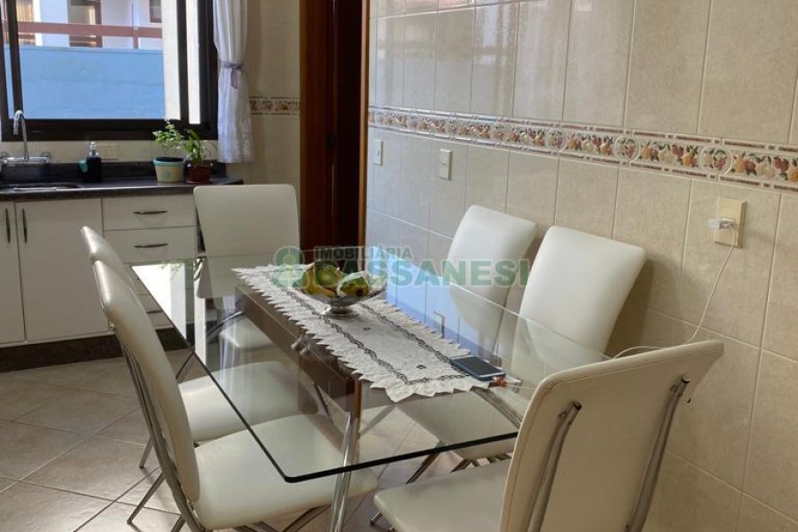 Apartamento com 140m², 3 dormitórios, 1 vaga, no bairro Centro em Caxias do Sul para Comprar
