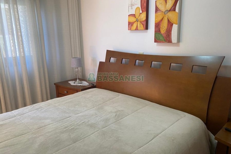 Apartamento com 140m², 3 dormitórios, 1 vaga, no bairro Centro em Caxias do Sul para Comprar