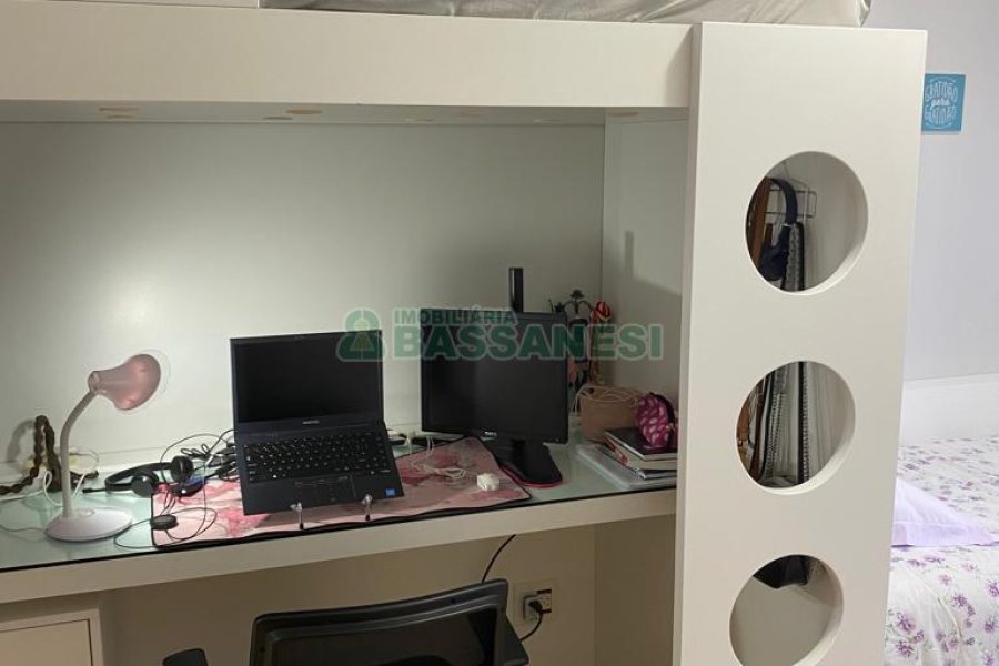 Apartamento com 140m², 3 dormitórios, 1 vaga, no bairro Centro em Caxias do Sul para Comprar