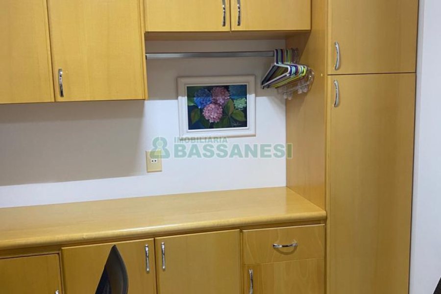 Apartamento com 140m², 3 dormitórios, 1 vaga, no bairro Centro em Caxias do Sul para Comprar