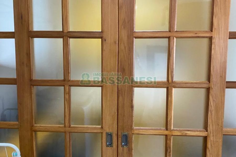 Apartamento com 140m², 3 dormitórios, 1 vaga, no bairro Centro em Caxias do Sul para Comprar