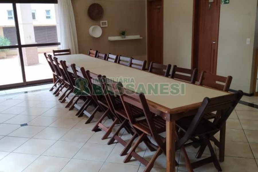 Apartamento com 140m², 3 dormitórios, 1 vaga, no bairro Centro em Caxias do Sul para Comprar