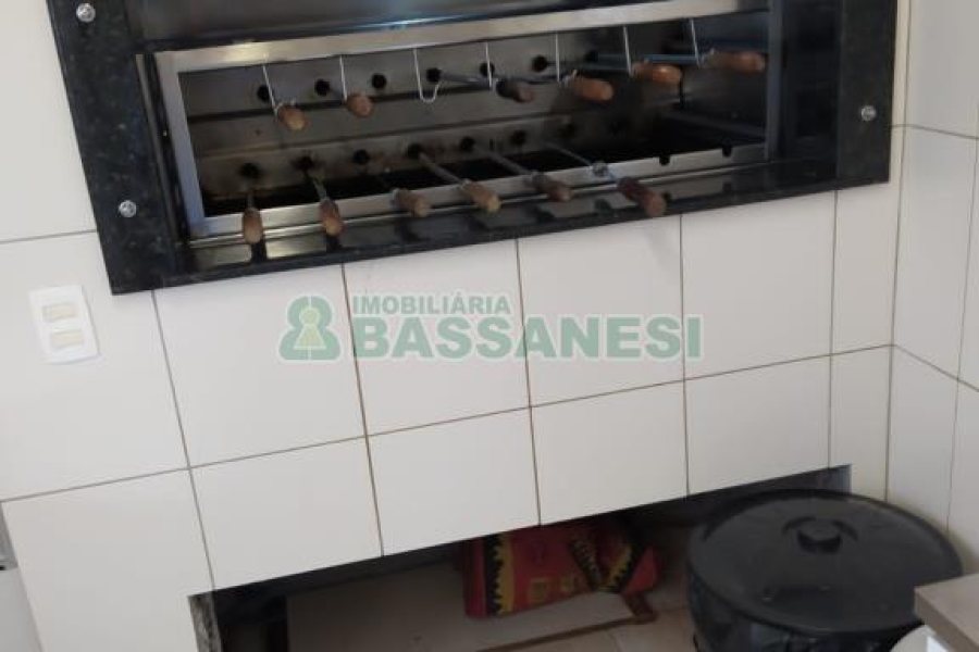 Apartamento com 140m², 3 dormitórios, 1 vaga, no bairro Centro em Caxias do Sul para Comprar