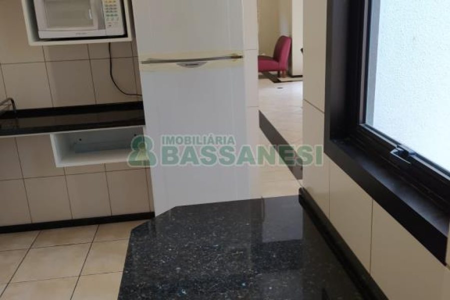 Apartamento com 140m², 3 dormitórios, 1 vaga, no bairro Centro em Caxias do Sul para Comprar