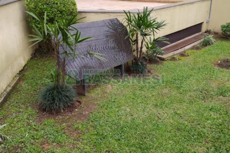 Apartamento com 140m², 3 dormitórios, 1 vaga, no bairro Centro em Caxias do Sul para Comprar