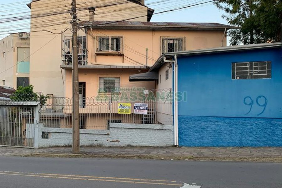 Casa com 387m², 1 dormitório, 2 vagas, no bairro Santa Catarina em Caxias do Sul para Comprar