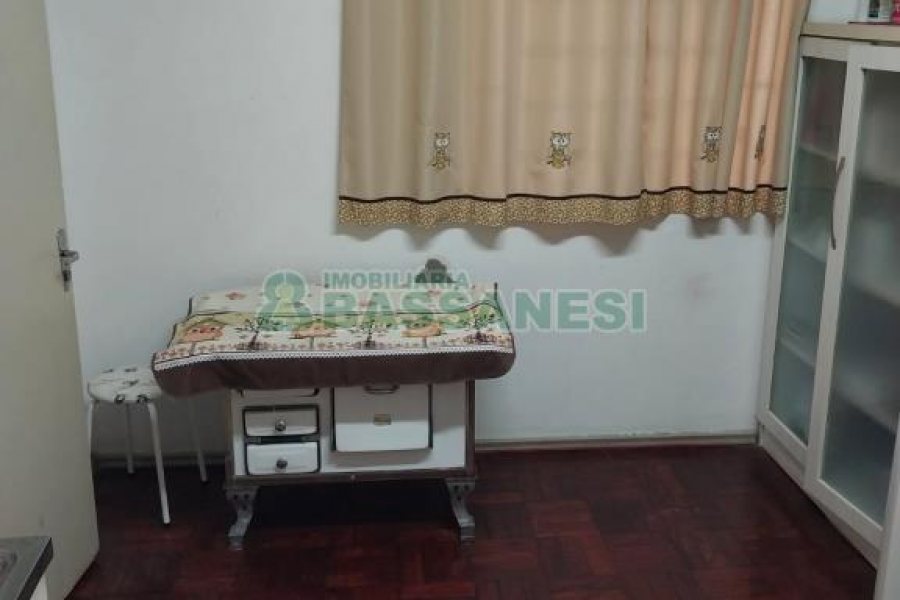 Casa com 387m², 1 dormitório, 2 vagas, no bairro Santa Catarina em Caxias do Sul para Comprar