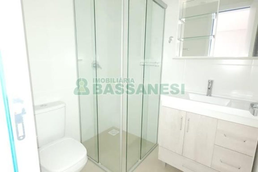 Apartamento com 55m², 2 dormitórios, 1 vaga, no bairro São Leopoldo em Caxias do Sul para Alugar