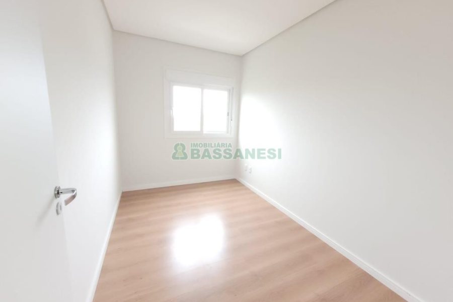 Apartamento com 55m², 2 dormitórios, 1 vaga, no bairro São Leopoldo em Caxias do Sul para Alugar