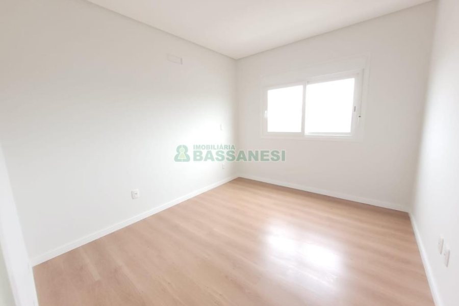 Apartamento com 55m², 2 dormitórios, 1 vaga, no bairro São Leopoldo em Caxias do Sul para Alugar
