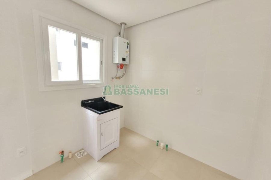 Apartamento com 55m², 2 dormitórios, 1 vaga, no bairro São Leopoldo em Caxias do Sul para Alugar