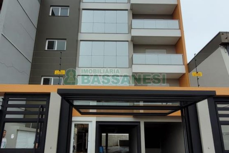 Apartamento com 55m², 2 dormitórios, 1 vaga, no bairro São Leopoldo em Caxias do Sul para Alugar