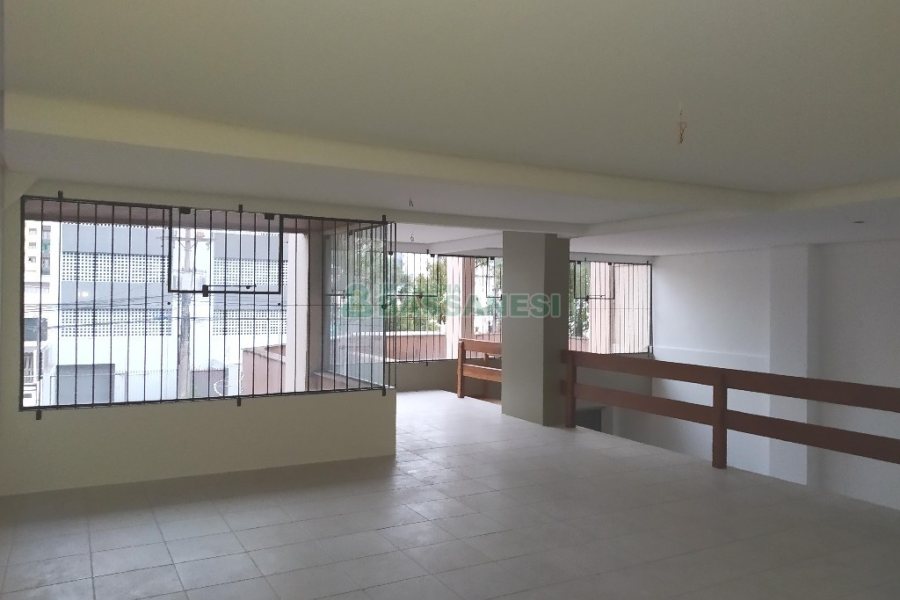 Loja com 450m², no bairro São Pelegrino em Caxias do Sul para Alugar