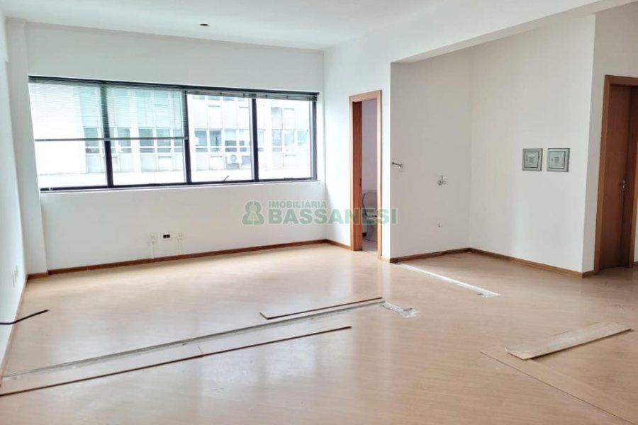 Sala com 48m², no bairro São Pelegrino em Caxias do Sul para Alugar