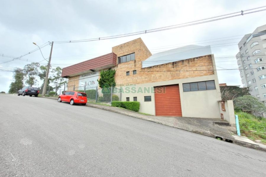 Loja com 360m², no bairro Sanvitto em Caxias do Sul para Alugar