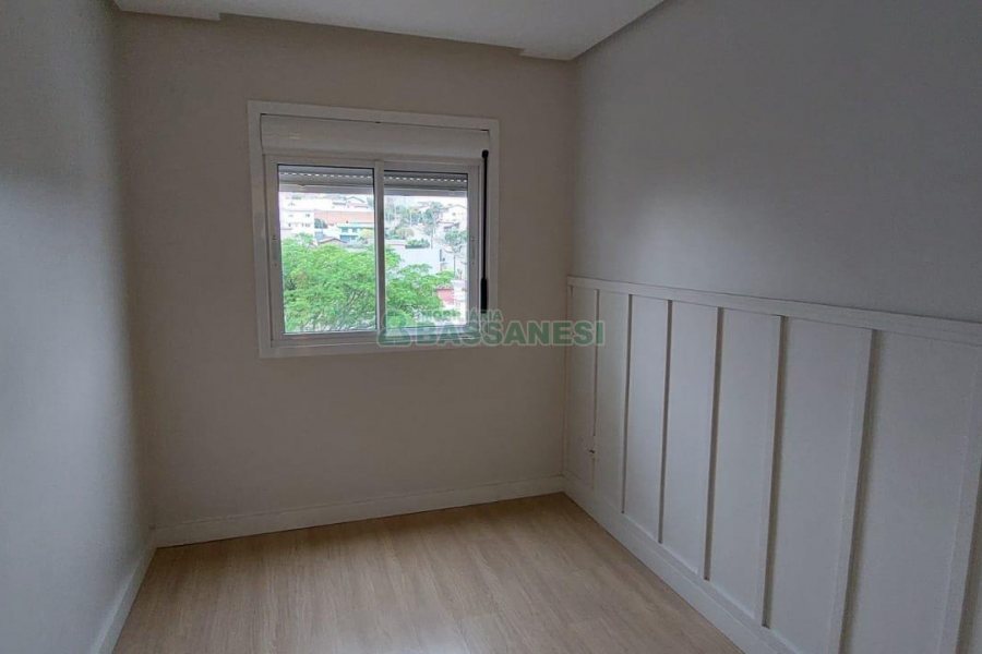 Apto Mobiliado com 67m², 2 dormitórios, 1 vaga, no bairro Kayser em Caxias do Sul para Comprar