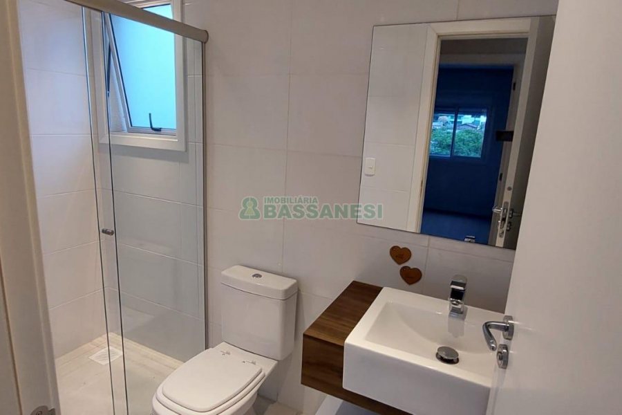 Apto Mobiliado com 67m², 2 dormitórios, 1 vaga, no bairro Kayser em Caxias do Sul para Comprar