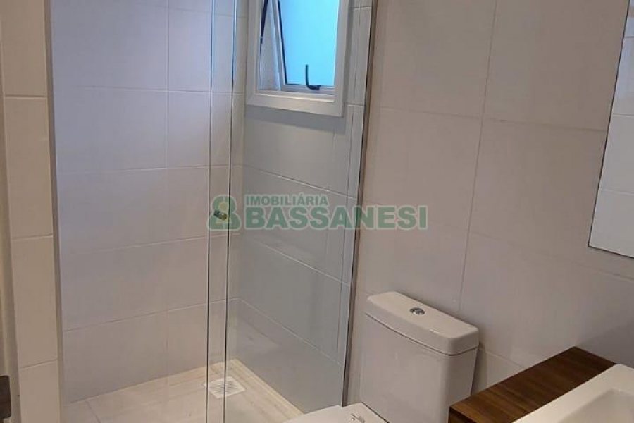 Apto Mobiliado com 67m², 2 dormitórios, 1 vaga, no bairro Kayser em Caxias do Sul para Comprar