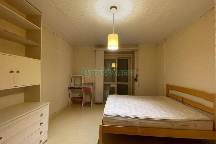 Casa Mobiliada com 130m², 3 dormitórios, 2 vagas, no bairro Linha 40 em Caxias do Sul para Alugar