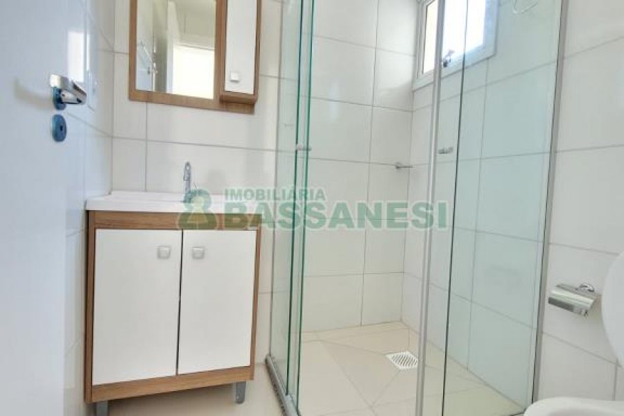 Apartamento com 52m², 2 dormitórios, 1 vaga, no bairro São Leopoldo em Caxias do Sul para Alugar