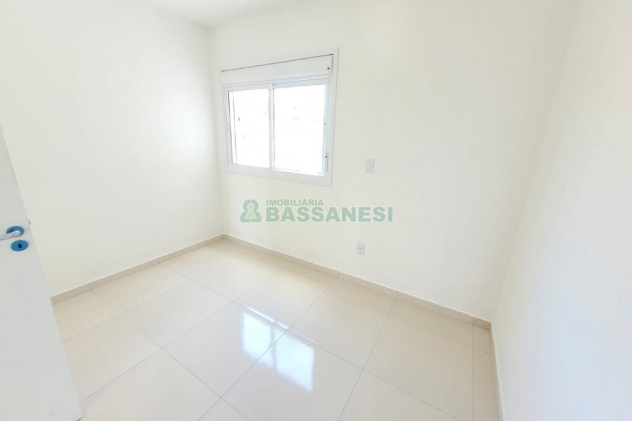 Apartamento com 52m², 2 dormitórios, 1 vaga, no bairro São Leopoldo em Caxias do Sul para Alugar