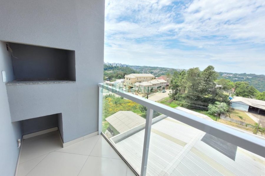 Apartamento com 52m², 2 dormitórios, 1 vaga, no bairro São Leopoldo em Caxias do Sul para Alugar