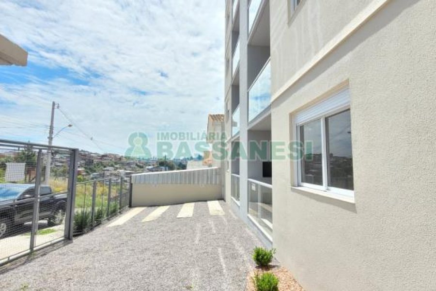 Apartamento com 52m², 2 dormitórios, 1 vaga, no bairro São Leopoldo em Caxias do Sul para Alugar