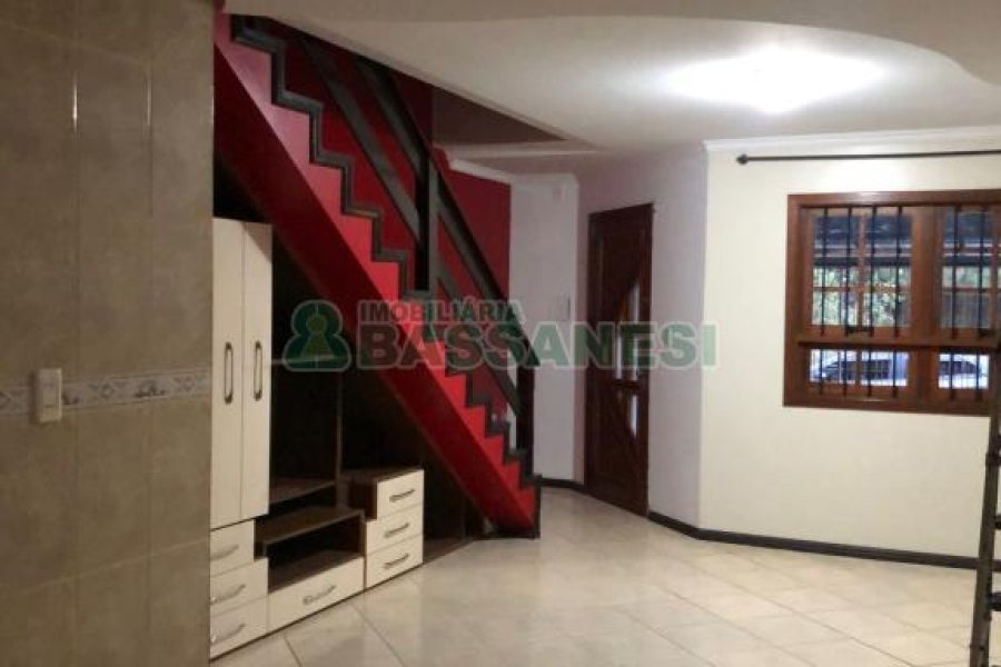 Casa com 80m², 2 dormitórios, 1 vaga, no bairro Desvio Rizzo em Caxias do Sul para Comprar