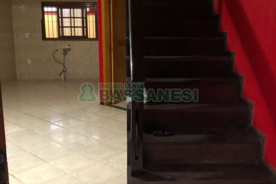 Casa com 80m², 2 dormitórios, 1 vaga, no bairro Desvio Rizzo em Caxias do Sul para Comprar