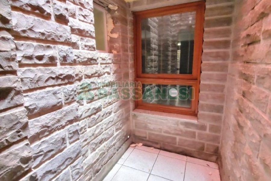 Casa com 407m², 5 dormitórios, 3 vagas, no bairro Santa Catarina em Caxias do Sul para Comprar