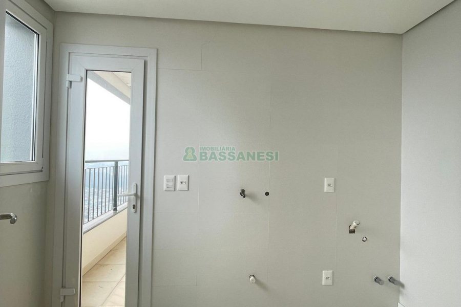 Apto/Cobertura com 197m², 3 dormitórios, 4 vagas, no bairro Universitário em Caxias do Sul para Comprar