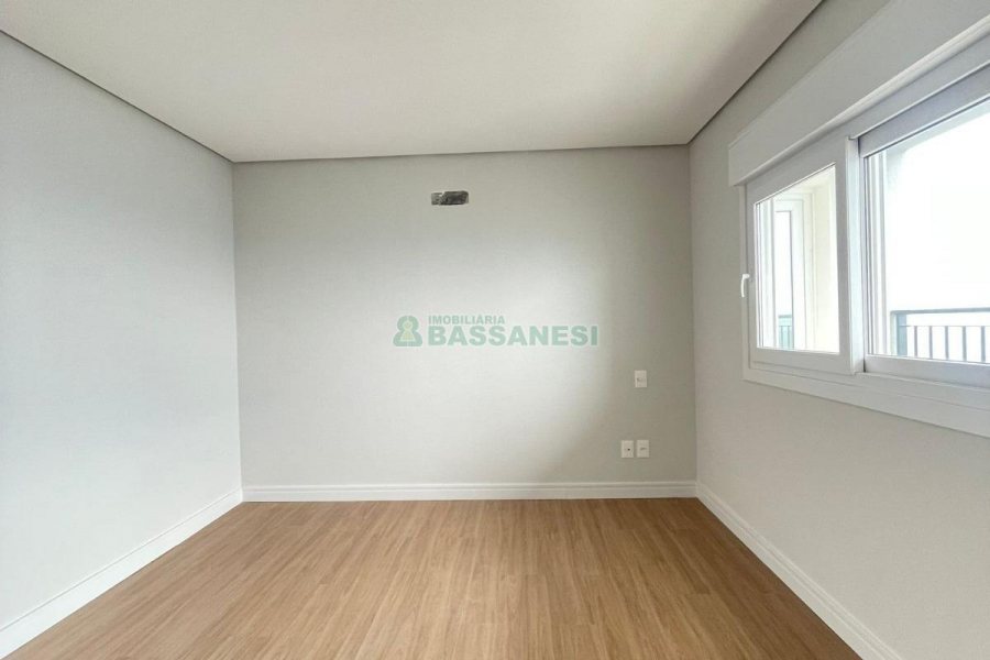 Apto/Cobertura com 197m², 3 dormitórios, 4 vagas, no bairro Universitário em Caxias do Sul para Comprar
