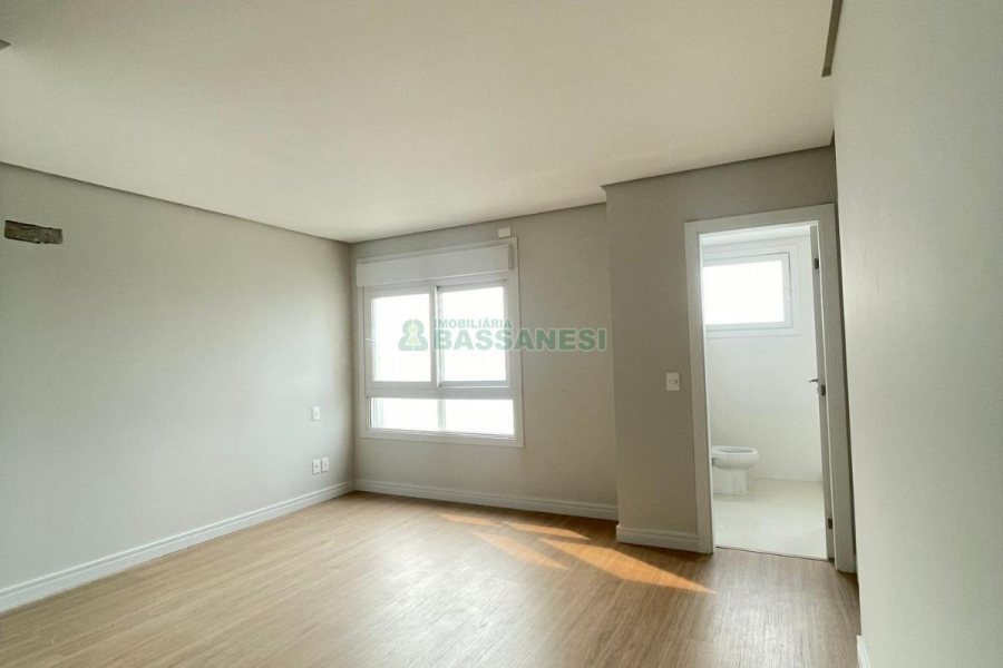 Apto/Cobertura com 197m², 3 dormitórios, 4 vagas, no bairro Universitário em Caxias do Sul para Comprar