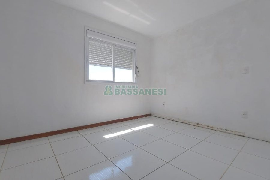 Apartamento com 44m², 2 dormitórios, 1 vaga, no bairro Desvio Rizzo em Caxias do Sul para Comprar