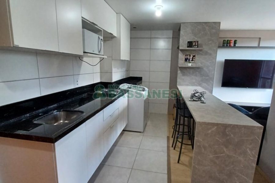 Apartamento com 39m², 2 dormitórios, 1 vaga, no bairro Petrópolis em Caxias do Sul para Comprar