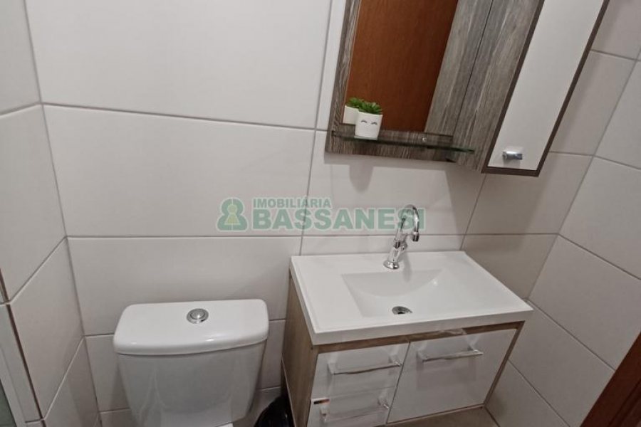 Apartamento com 39m², 2 dormitórios, 1 vaga, no bairro Petrópolis em Caxias do Sul para Comprar