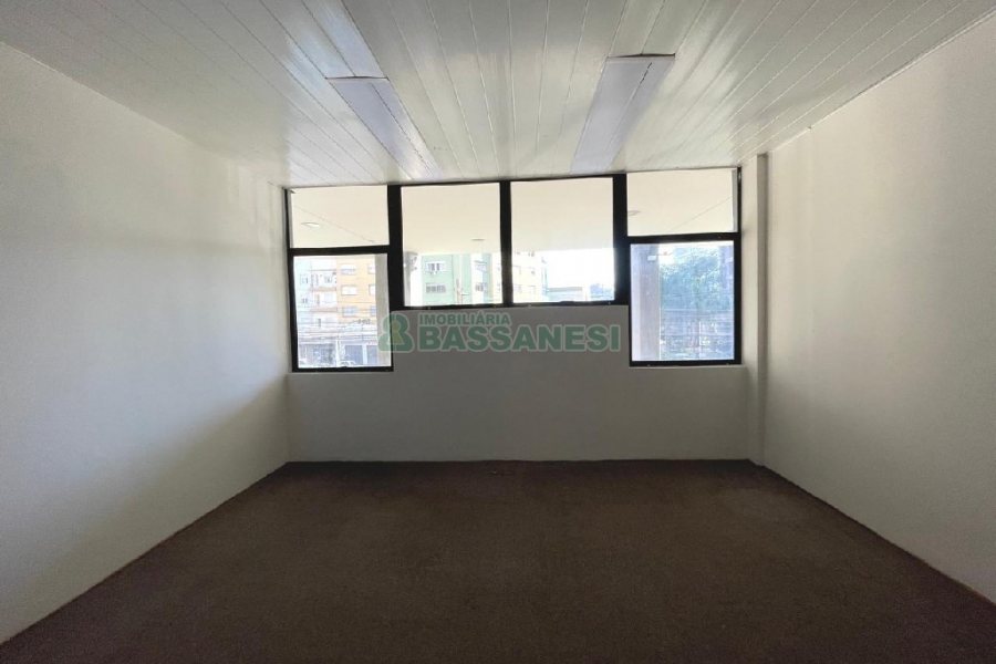 Loja com 568m², no bairro São Pelegrino em Caxias do Sul para Alugar